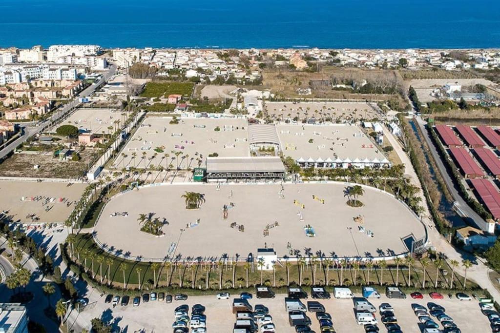 Blue Nova Met & Golf Apartment